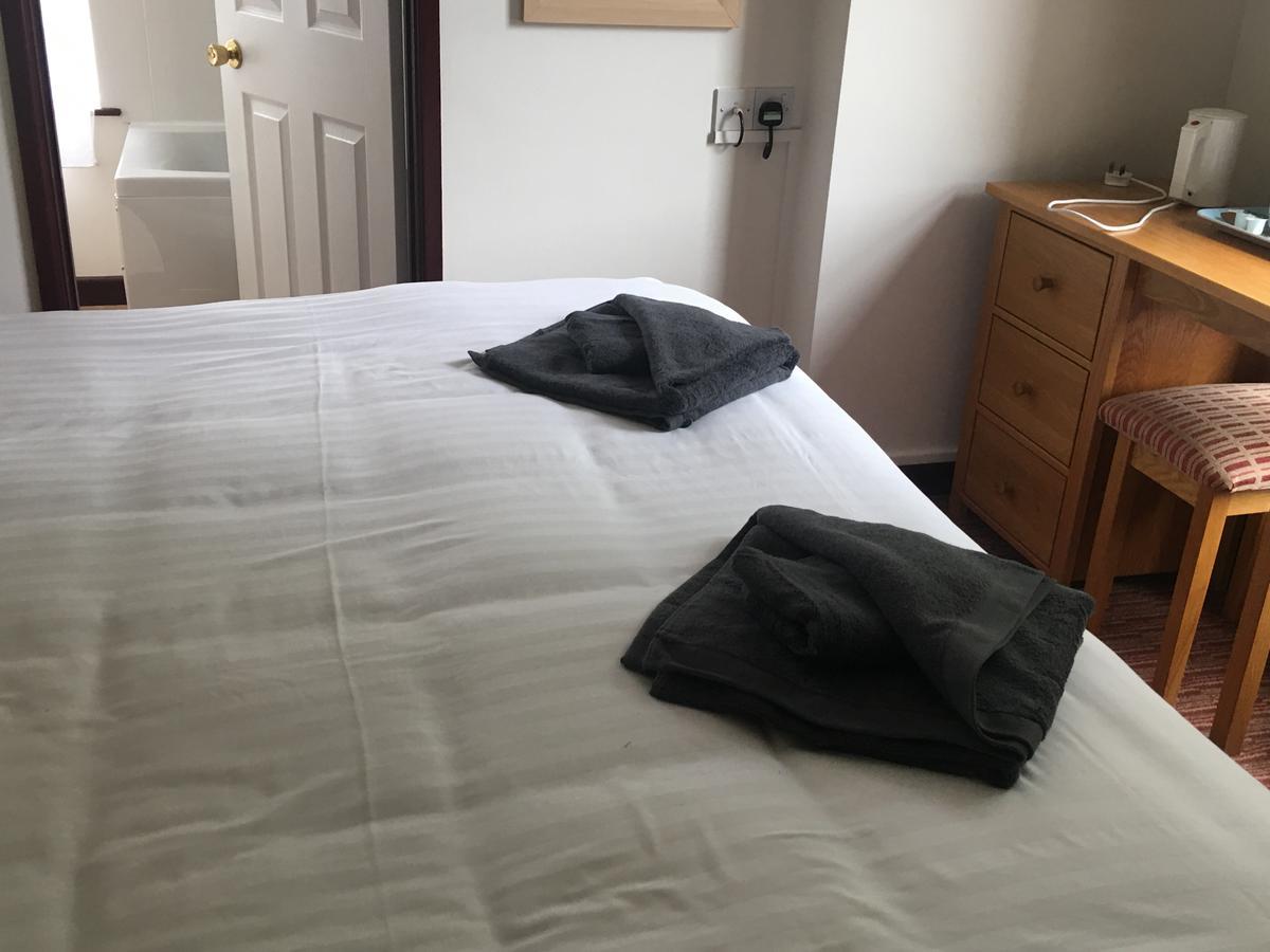 Winston Manor Guesthouse Rooms Churchill  Eksteriør billede