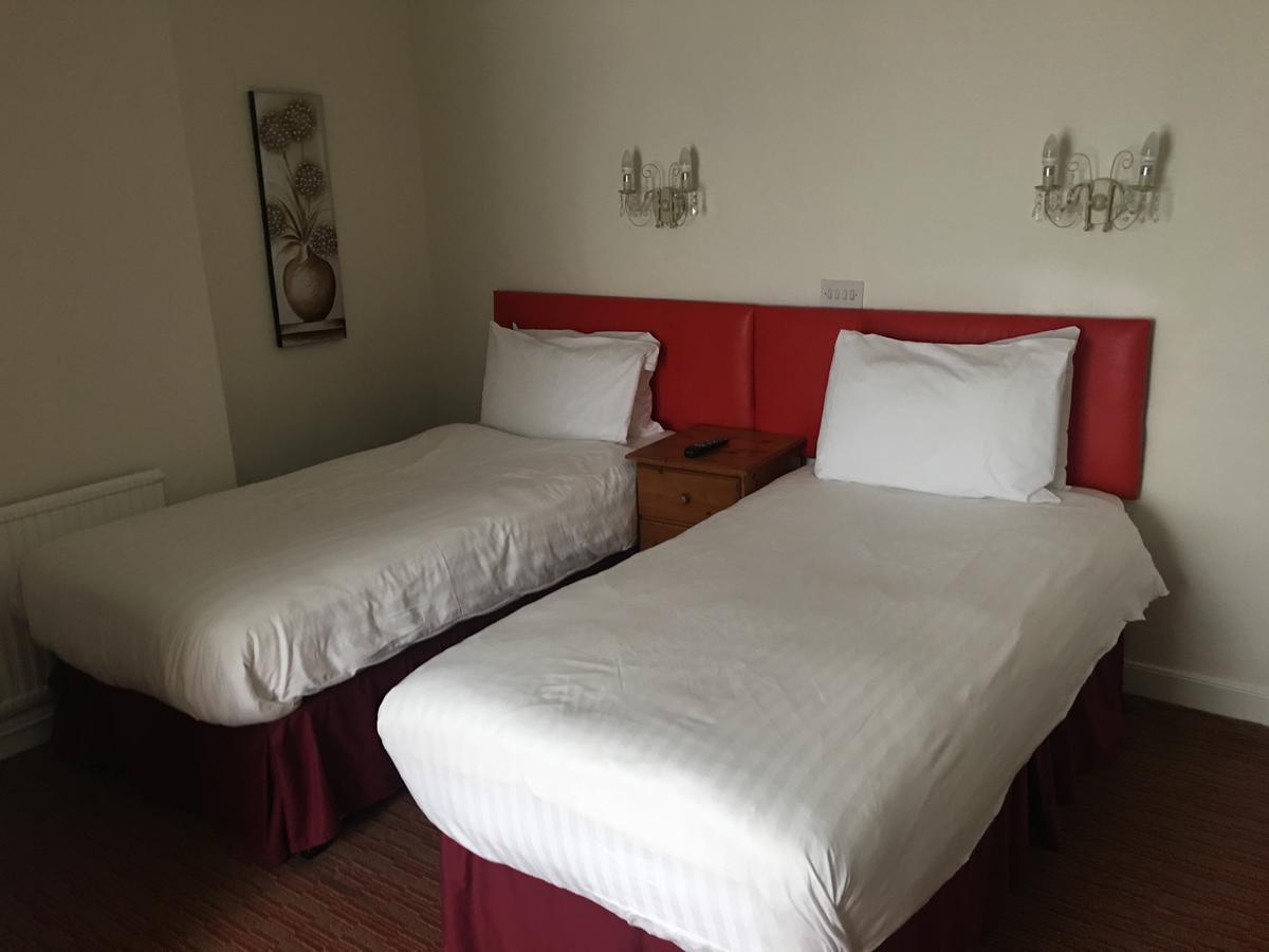 Winston Manor Guesthouse Rooms Churchill  Eksteriør billede