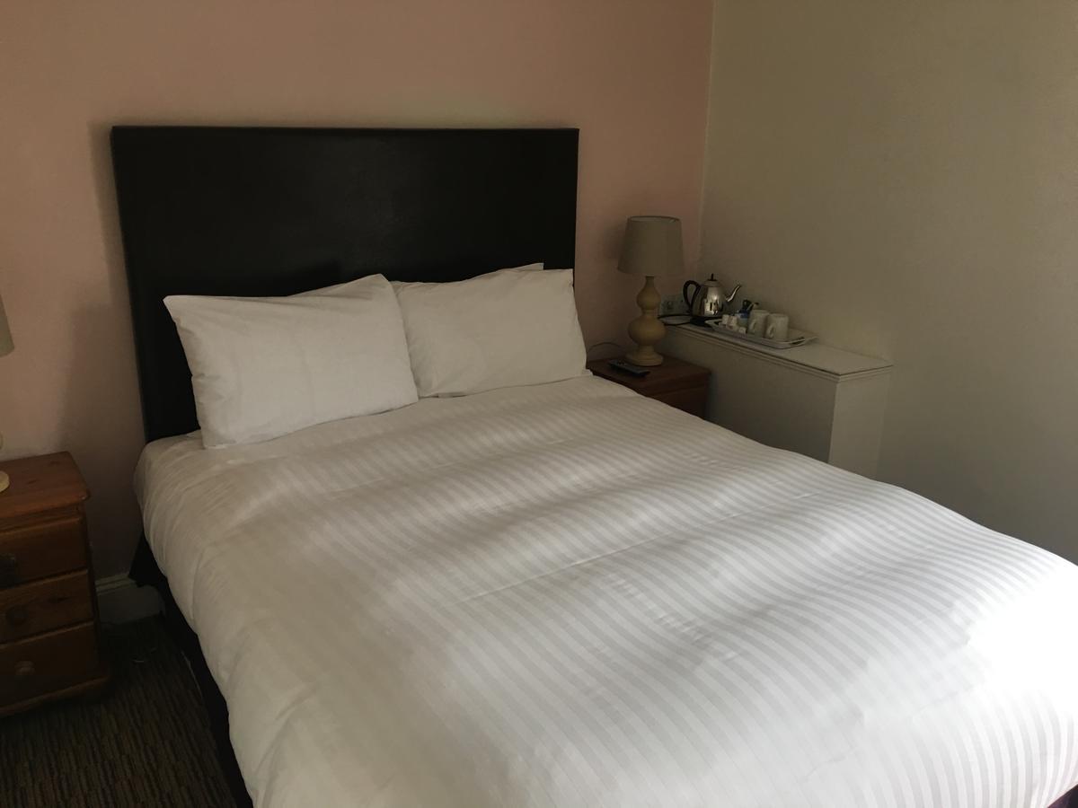 Winston Manor Guesthouse Rooms Churchill  Eksteriør billede