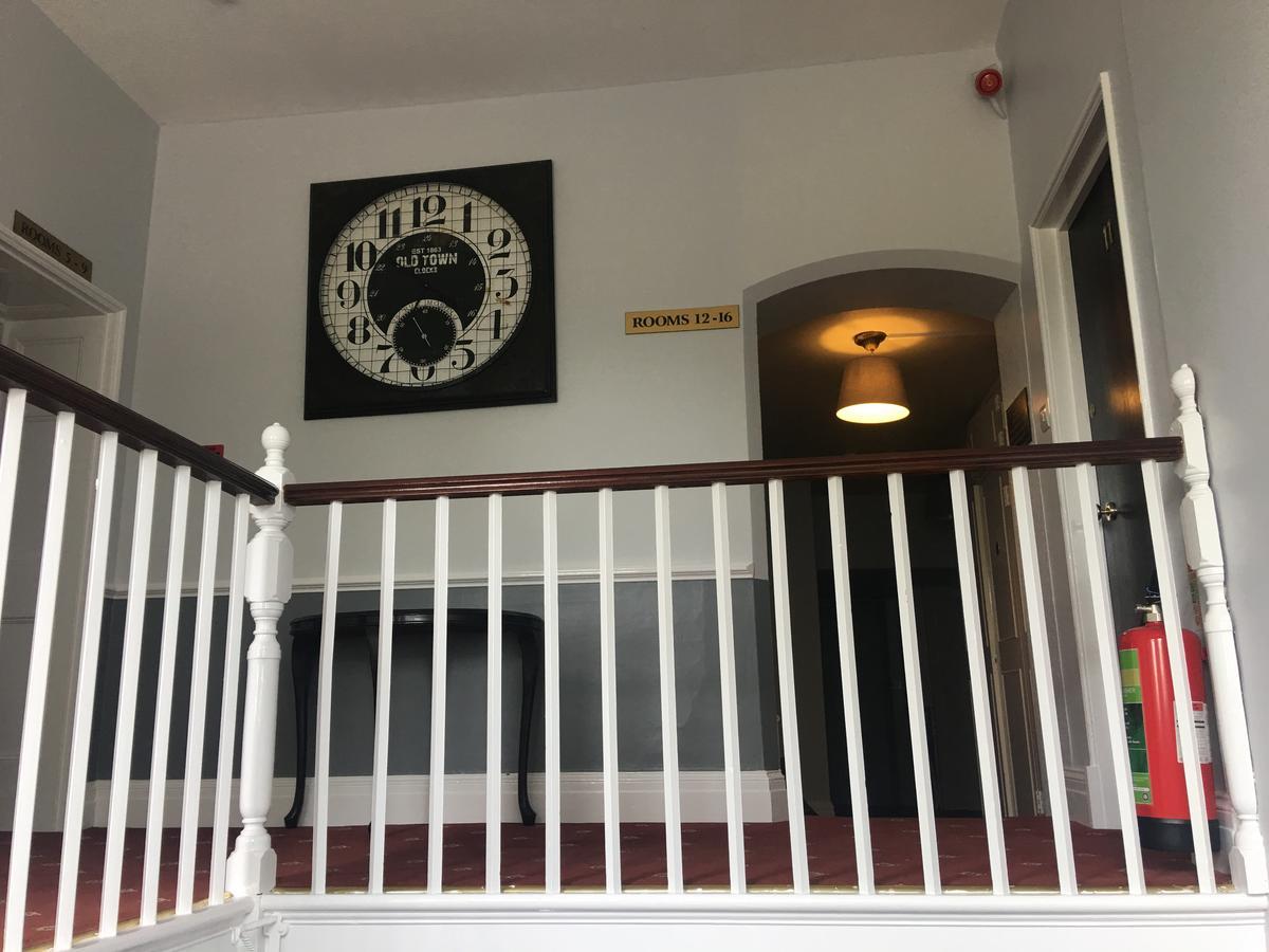 Winston Manor Guesthouse Rooms Churchill  Eksteriør billede