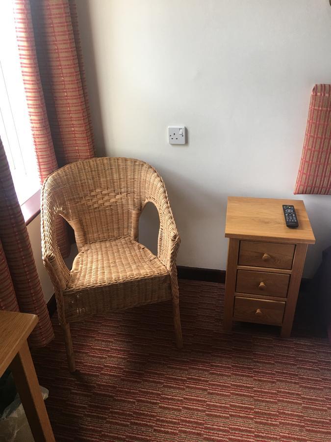 Winston Manor Guesthouse Rooms Churchill  Eksteriør billede