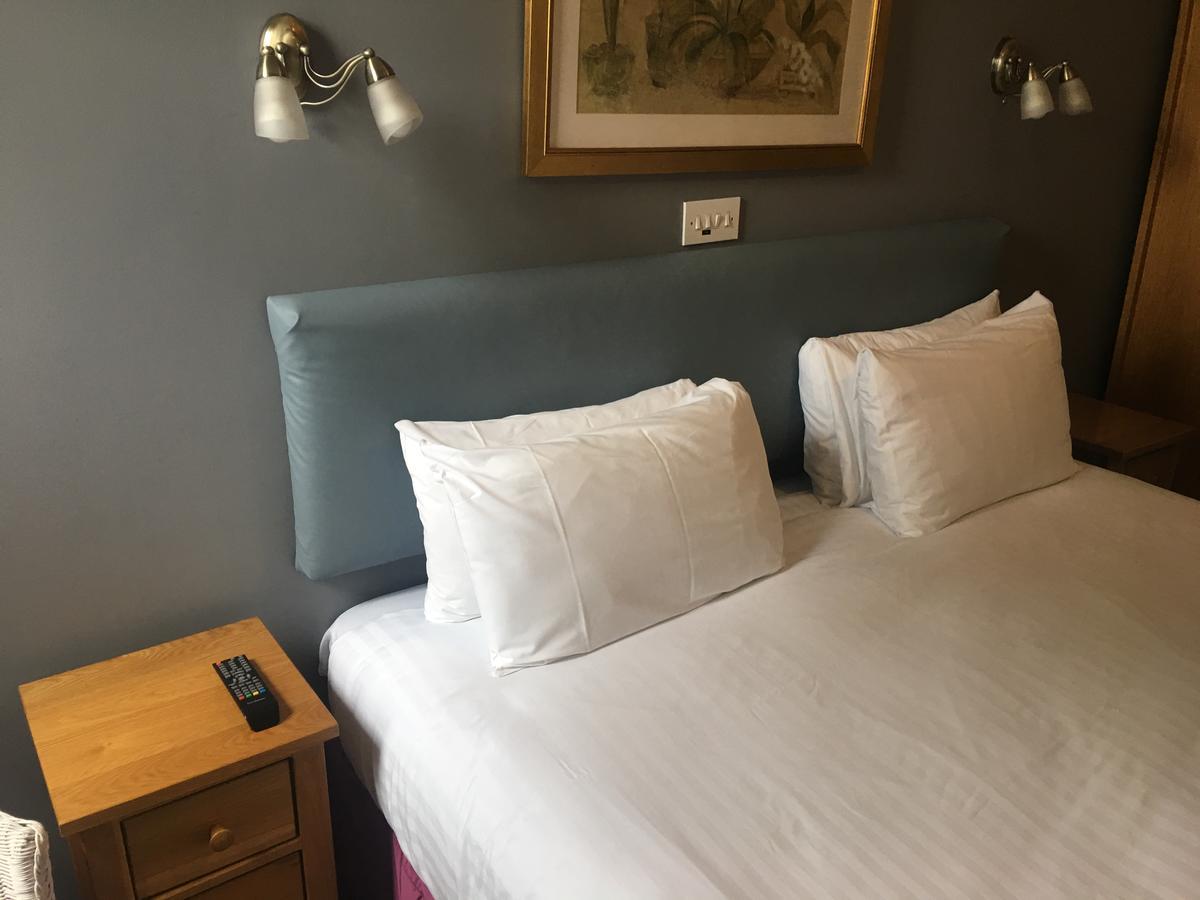 Winston Manor Guesthouse Rooms Churchill  Eksteriør billede