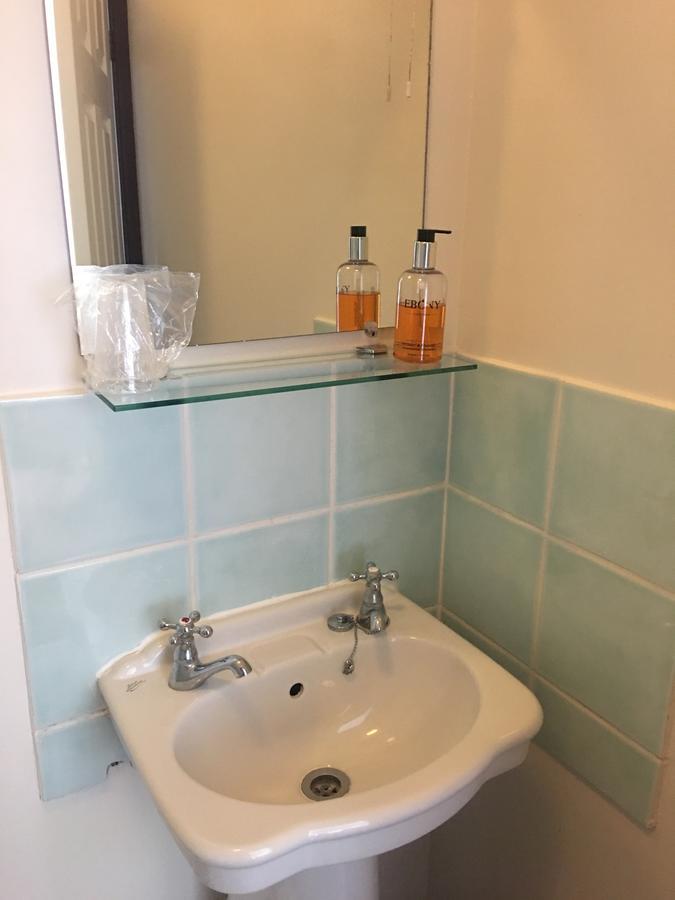 Winston Manor Guesthouse Rooms Churchill  Eksteriør billede