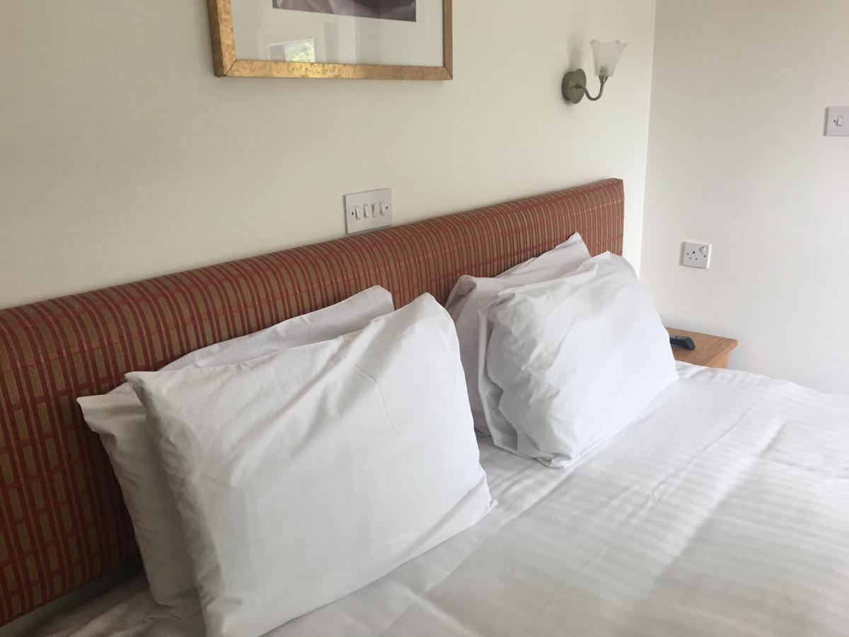 Winston Manor Guesthouse Rooms Churchill  Eksteriør billede