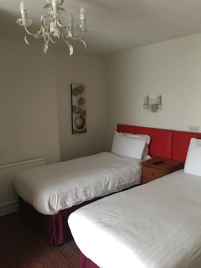 Winston Manor Guesthouse Rooms Churchill  Eksteriør billede