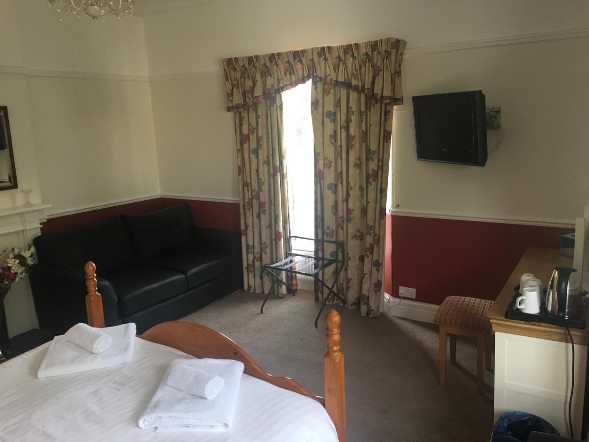 Winston Manor Guesthouse Rooms Churchill  Eksteriør billede